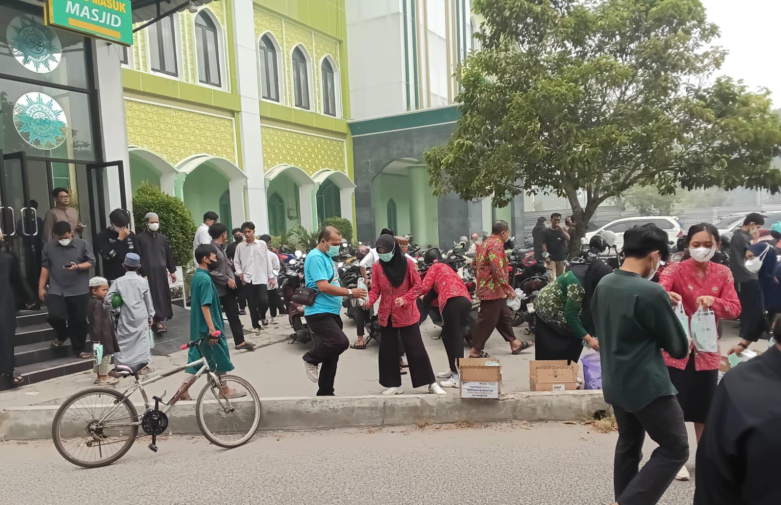 Tanggap Bencana Karhutla, Muhammadiyah Kalteng Salurkan Ratusan Paket Bantuan Kesehatan dan Logistik